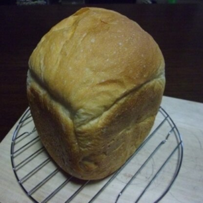 つくったよ。季節的に良いパンが焼けるように
なってきたので、最近HBを多用してます♪
こちらの配合もとても美味しかったです。